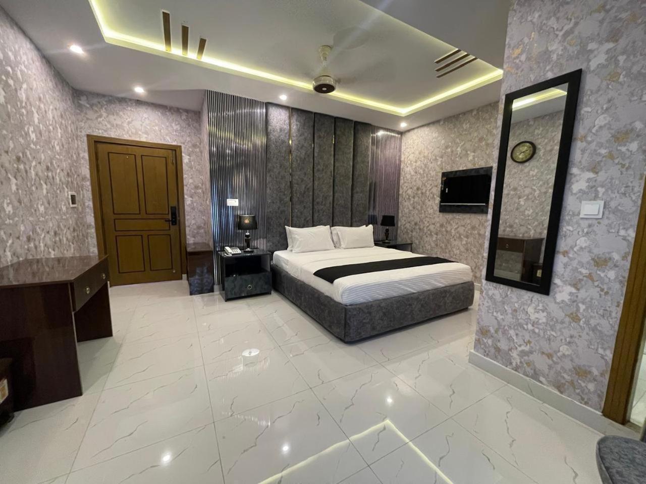 Hotel Croydon International Rawalpindi Exterior photo
