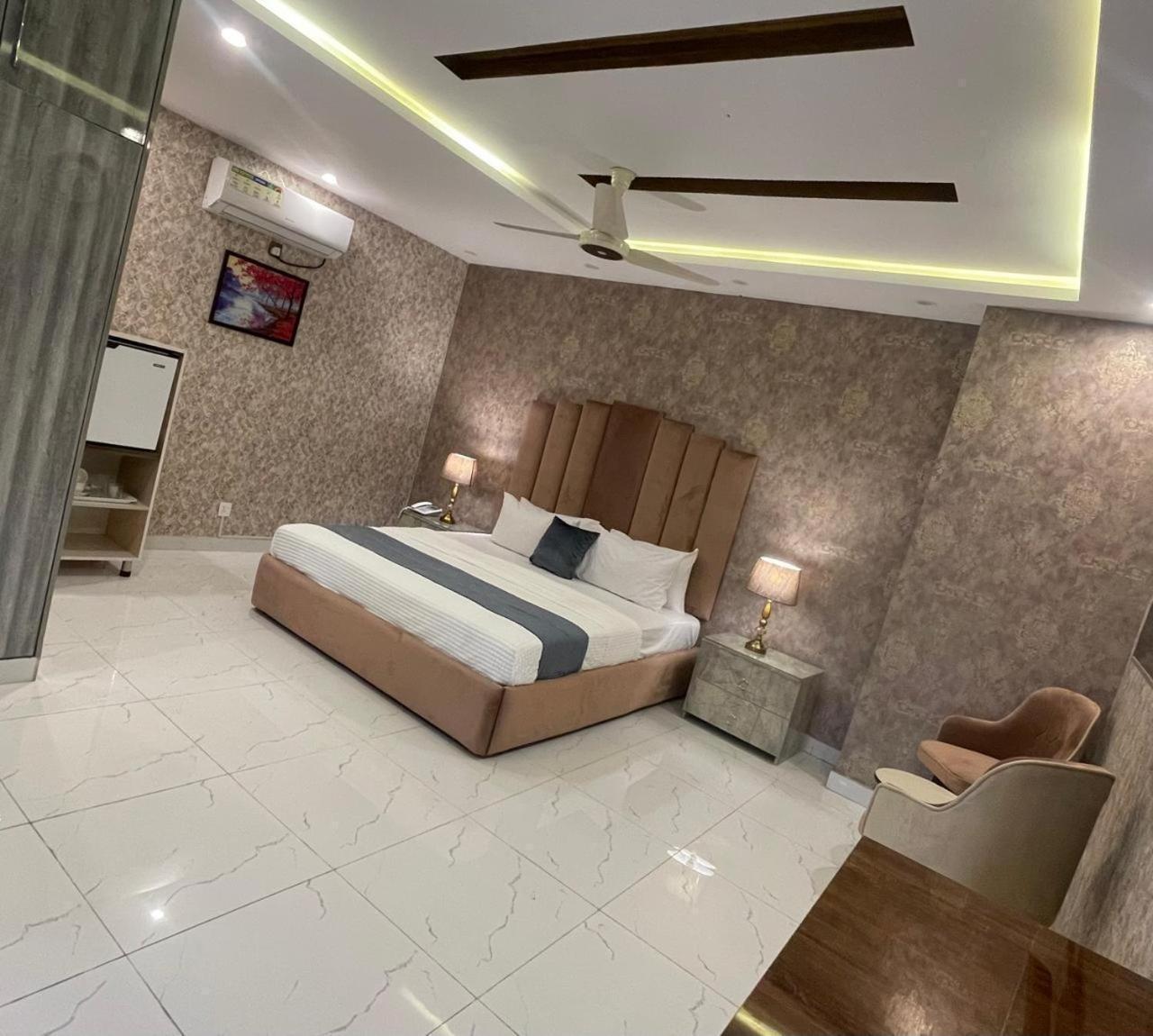 Hotel Croydon International Rawalpindi Exterior photo